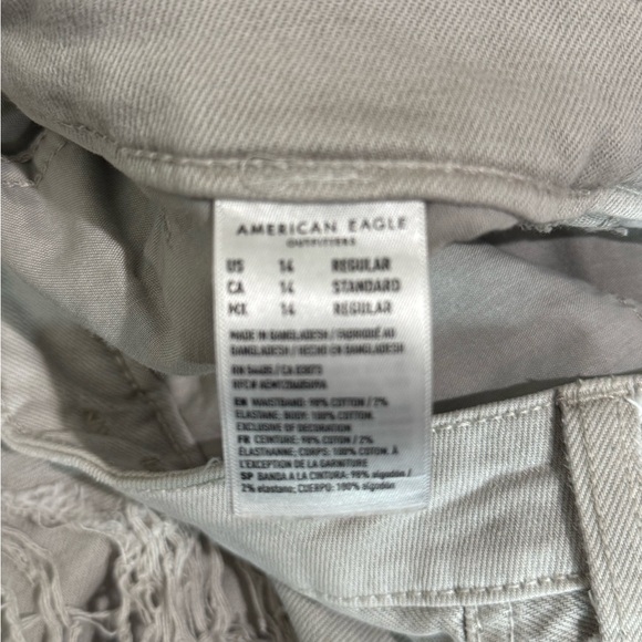 America Eagle Distressed Mom Jean Size 14 Gray Color Gently Used Condition - Picture 6 of 9